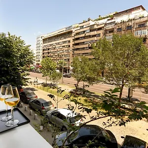 Downtown Oasis: With Cozy Charm Bucureşti